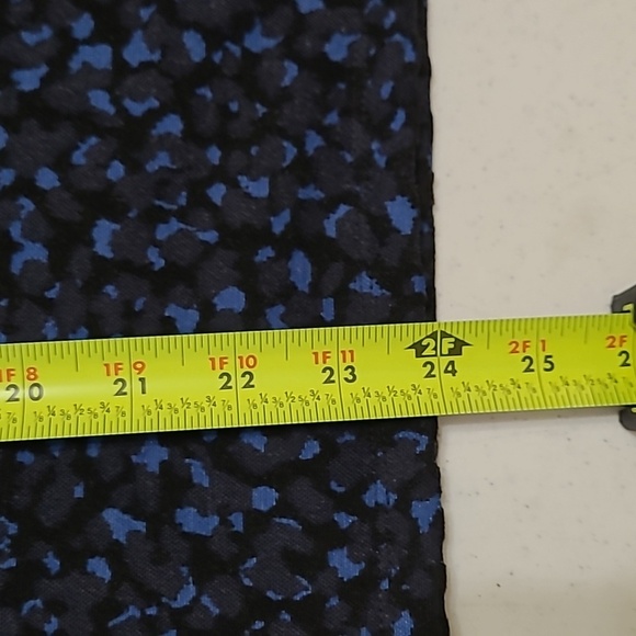 Ann Taylor Black & Blue blouse size Medium - Picture 6 of 6
